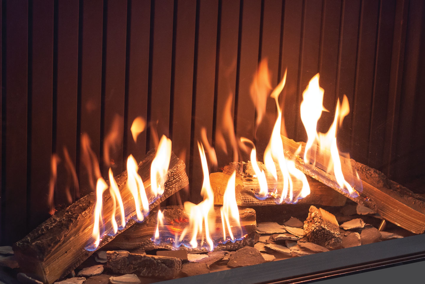 U50 Tall Ultra Linear Fireplace - Image 3